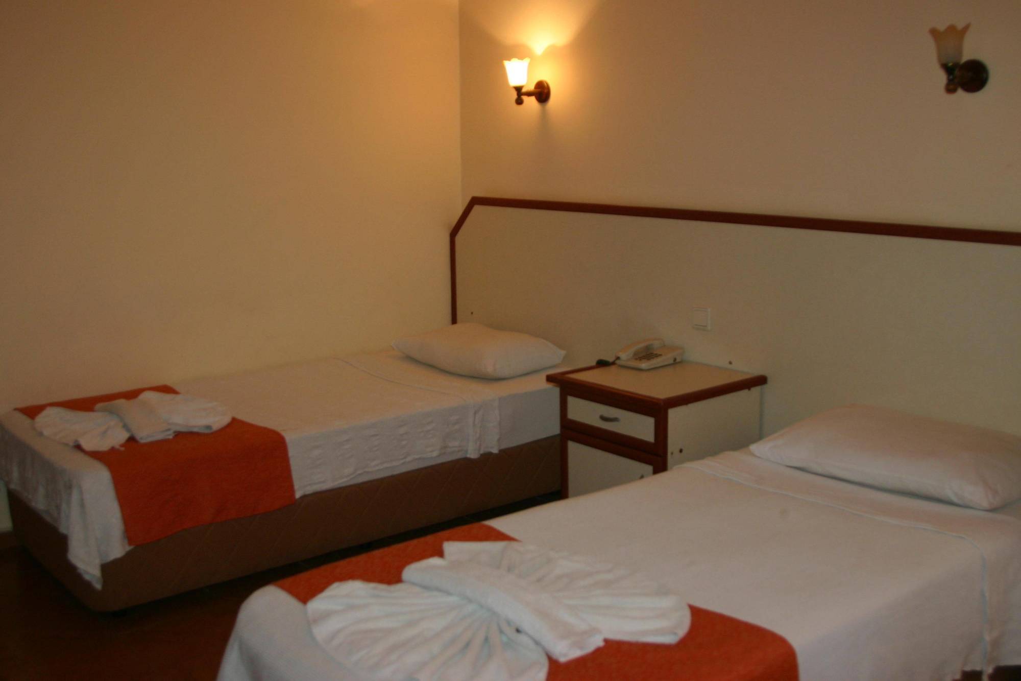 קוסדסי Hotel Santur מראה חיצוני תמונה