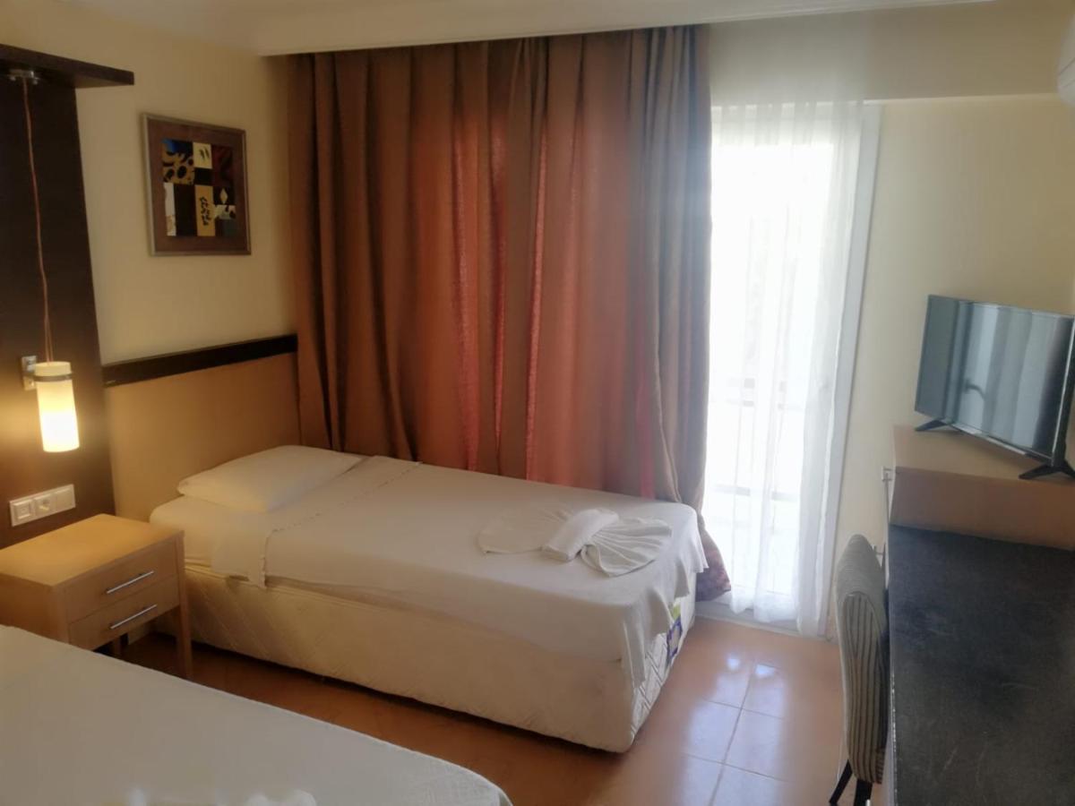 קוסדסי Hotel Santur מראה חיצוני תמונה